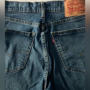 Levi’s Men's 505 SZ 34/32 regular fit Straight leg blue Jeans